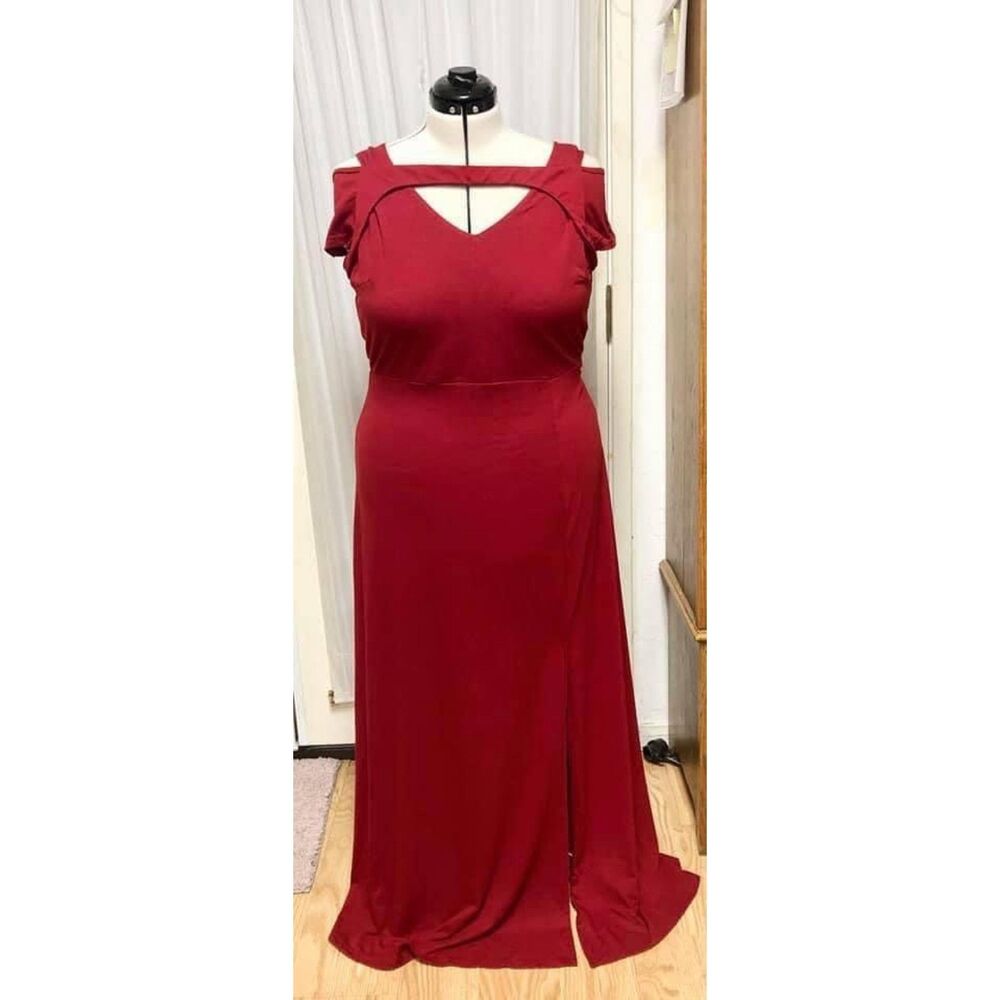Red maxi dress. Size XL